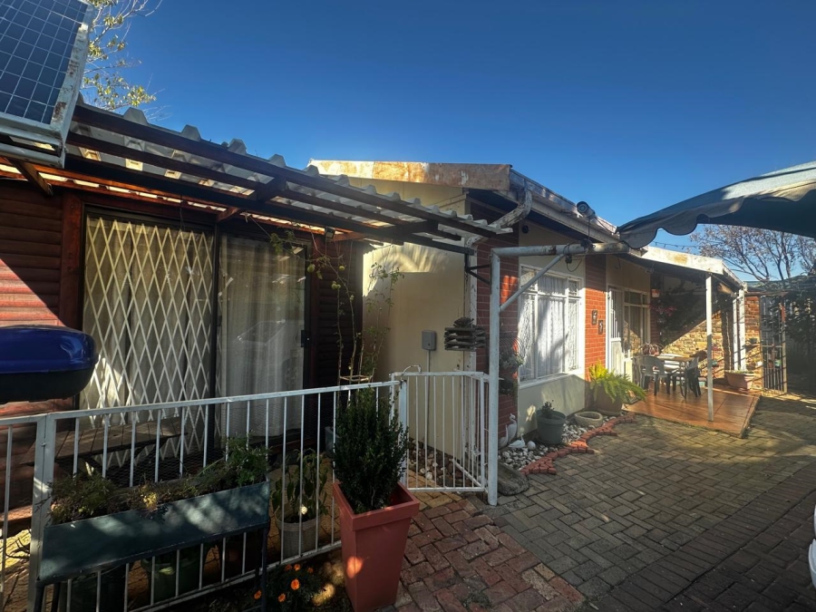 3 Bedroom Property for Sale in Pellissier Free State